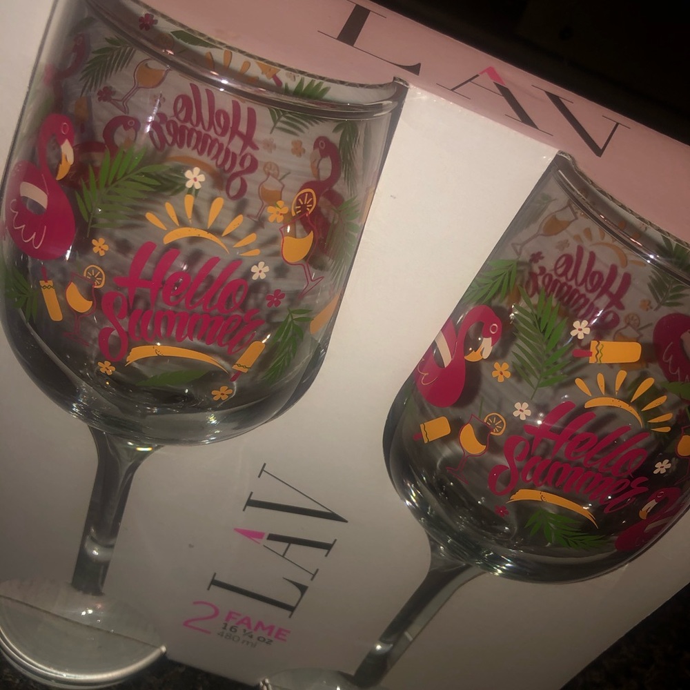 Super cute flamingo 🦩 wine glasses!